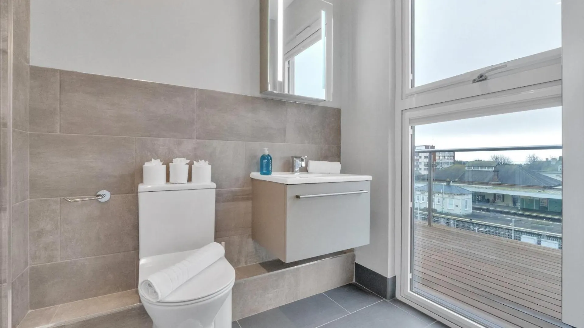 Station Skyline One Penthouse By My Getaways Apartment Brighton United Kingdom